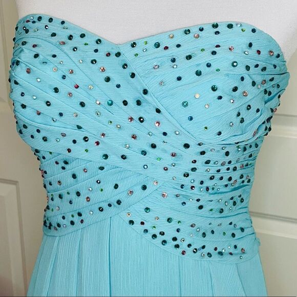 David’s Bridal F14847 Cascade Chiffon Strapless Dress size 4 - Picture 4 of 12